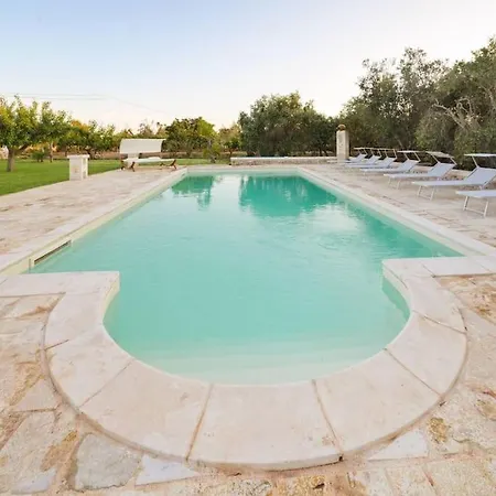 Trulli Tra Gli Ulivi オストゥーニ