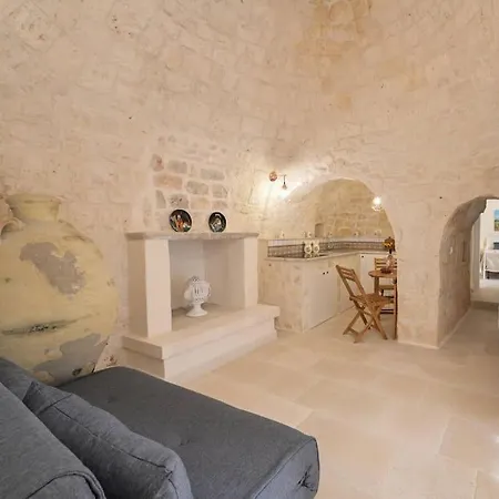 Trulli Tra Gli Ulivi * オストゥーニ