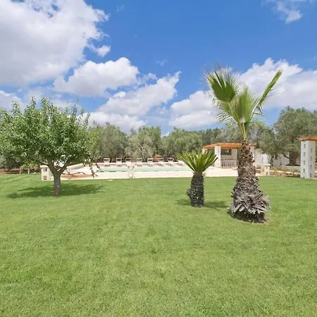 Trulli Tra Gli Ulivi *