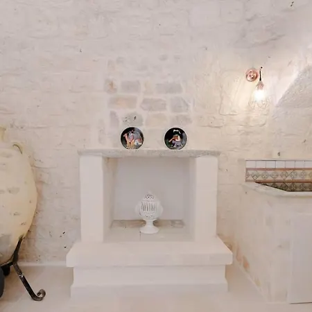 Trulli Tra Gli Ulivi *