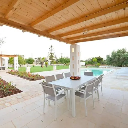 Trulli Tra Gli Ulivi *